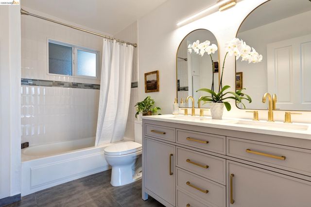 5949 Alhambra Ave, Oakland, CA 94611