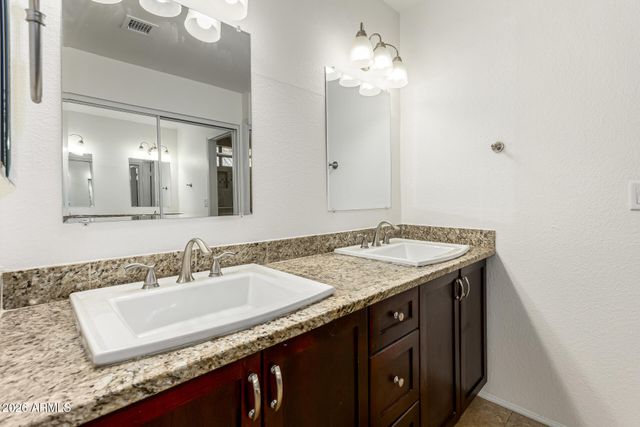 2875 W HIGHLAND Street 1213, Chandler, AZ 85224