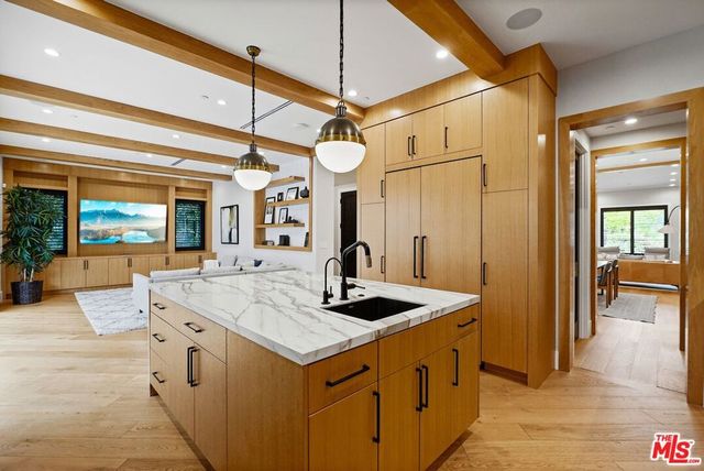 4915 Agnes Avenue, Valley Village, CA 91607