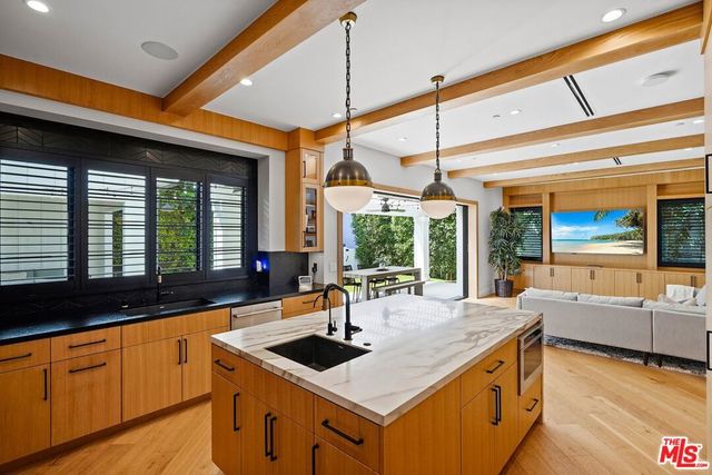 4915 Agnes Avenue, Valley Village, CA 91607