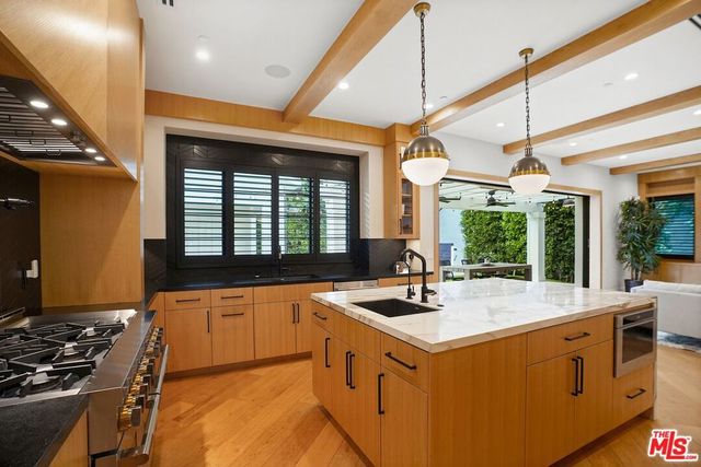 4915 Agnes Avenue, Valley Village, CA 91607