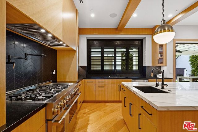 4915 Agnes Avenue, Valley Village, CA 91607