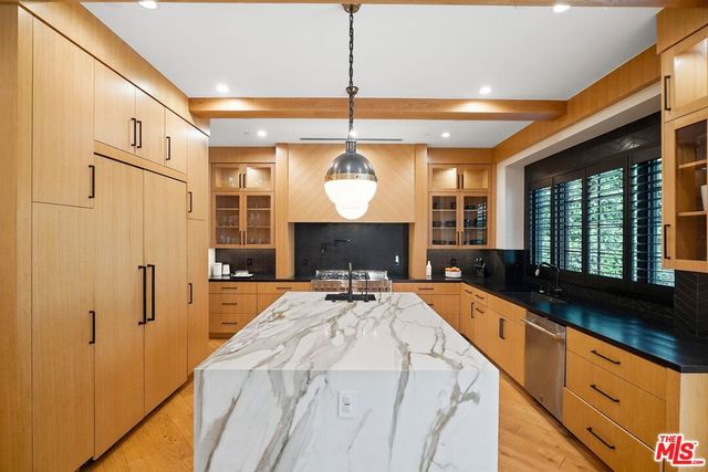 4915 Agnes Avenue, Valley Village, CA 91607