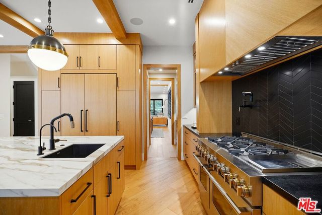 4915 Agnes Avenue, Valley Village, CA 91607