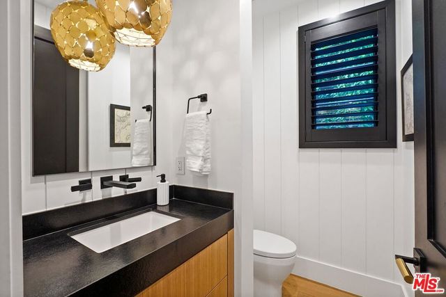 4915 Agnes Avenue, Valley Village, CA 91607