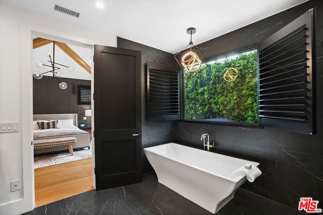 4915 Agnes Avenue, Valley Village, CA 91607