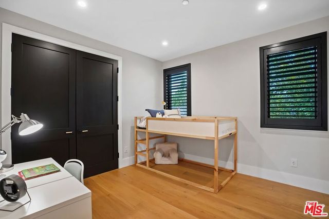 4915 Agnes Avenue, Valley Village, CA 91607