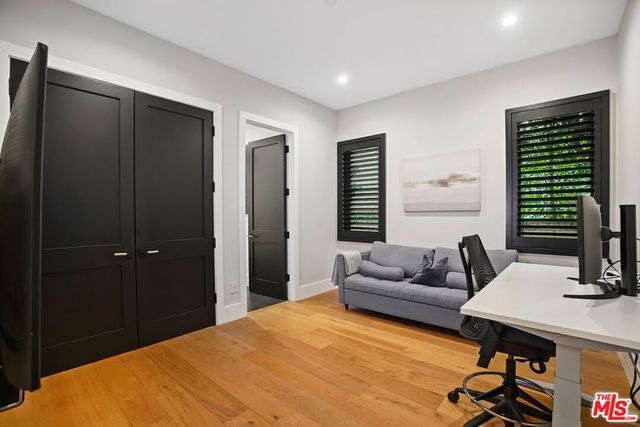 4915 Agnes Avenue, Valley Village, CA 91607