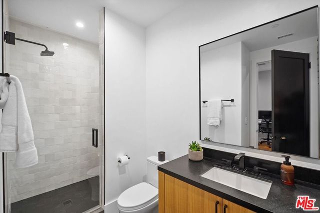 4915 Agnes Avenue, Valley Village, CA 91607