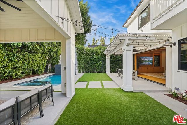 4915 Agnes Avenue, Valley Village, CA 91607