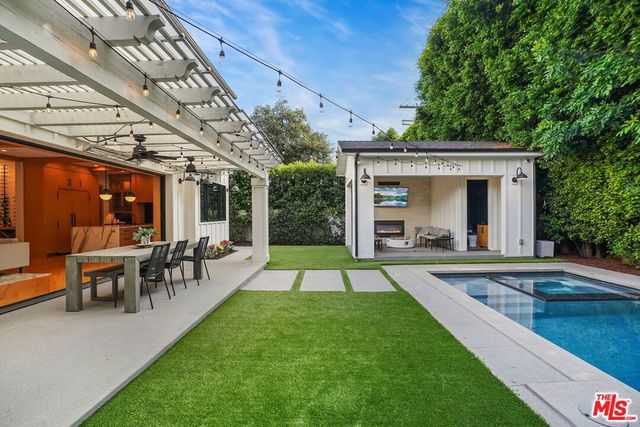 4915 Agnes Avenue, Valley Village, CA 91607