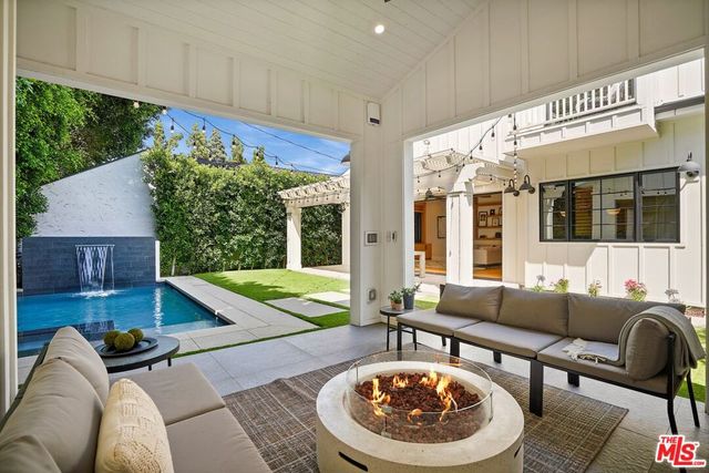 4915 Agnes Avenue, Valley Village, CA 91607