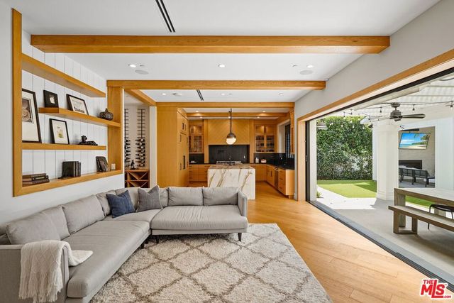 4915 Agnes Avenue, Valley Village, CA 91607