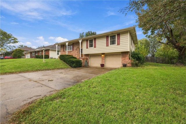 16312 S 38th Street, Independence, MO 64055