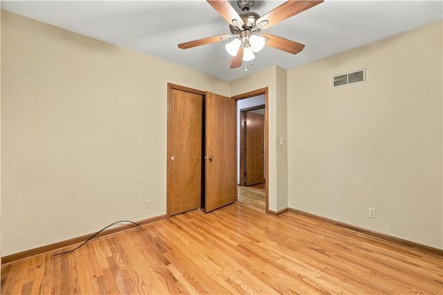 16312 S 38th Street, Independence, MO 64055