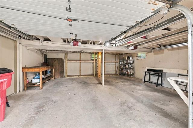 16312 S 38th Street, Independence, MO 64055