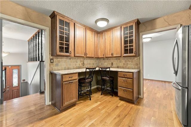 16312 S 38th Street, Independence, MO 64055