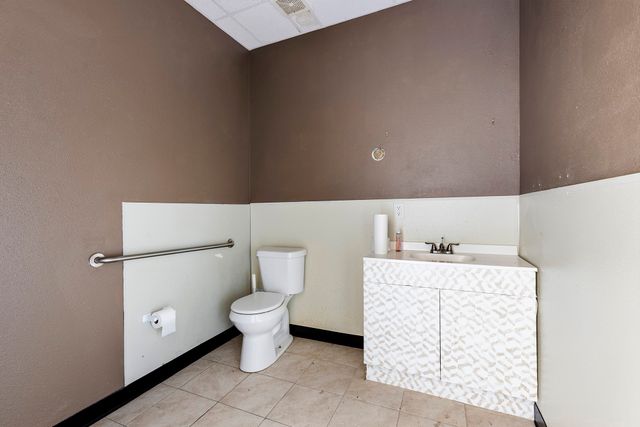 710 SW Green Oaks Boulevard 170, Arlington, TX 76017