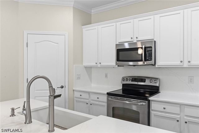 11068 Cherry Laurel DR E, Fort Myers, FL 33912