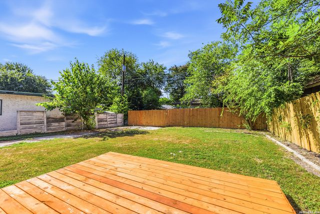 1326 FULTON AVE, San Antonio, TX 78201