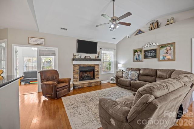 1667 Warwick Court, Lincolnton, NC 28092