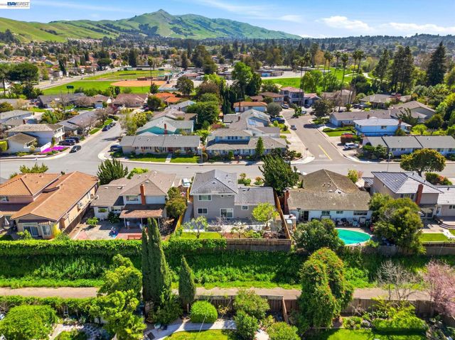 595 Seville Pl, Fremont, CA 94539