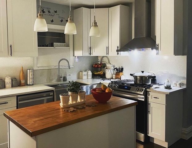 1182 S Taylor Avenue S, Oak Park, IL 60304