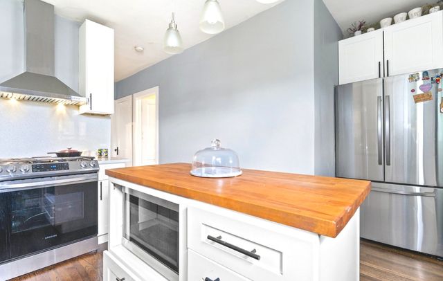 1182 S Taylor Avenue S, Oak Park, IL 60304