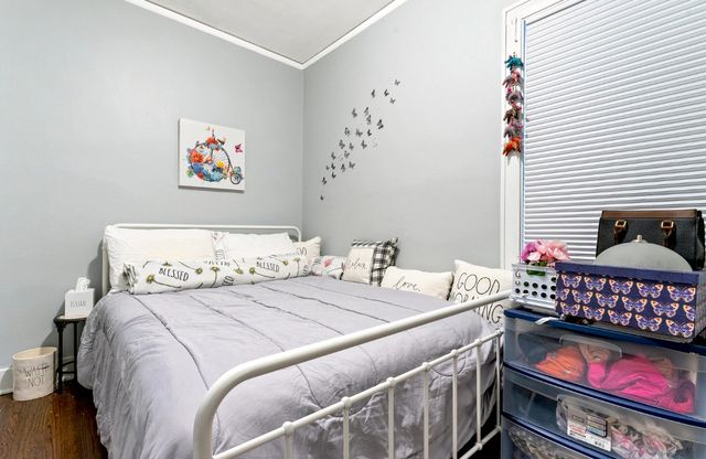 1182 S Taylor Avenue S, Oak Park, IL 60304