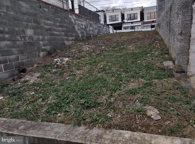 922 W TABOR RD, Philadelphia, PA 19141