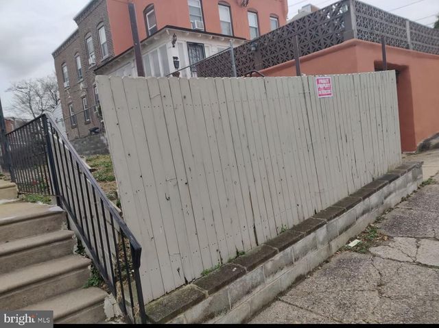 922 W TABOR RD, Philadelphia, PA 19141