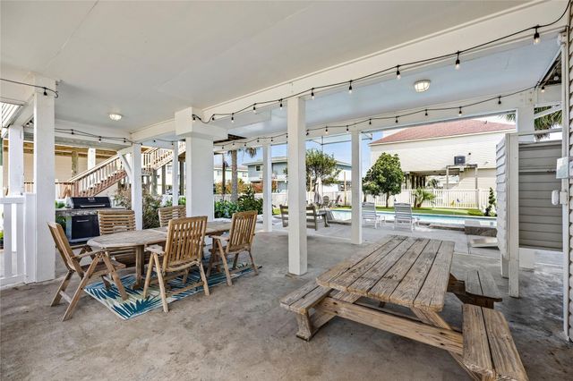 13663 Mutiny Lane, Galveston, TX 77554
