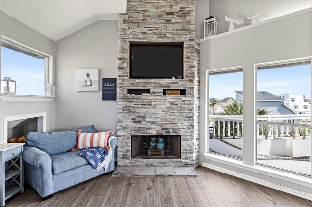 13663 Mutiny Lane, Galveston, TX 77554