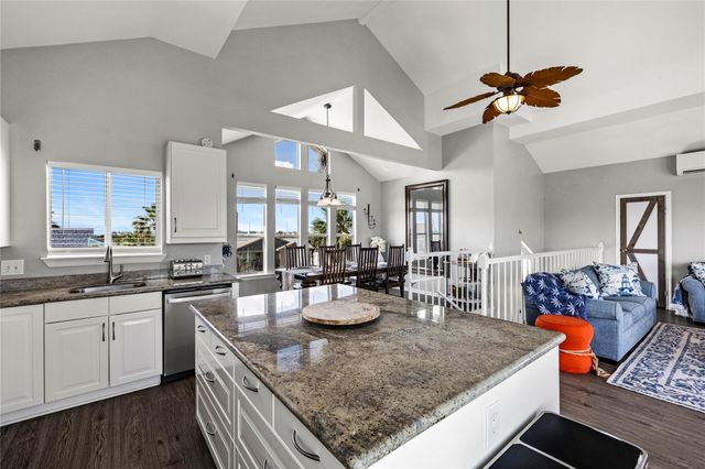 13663 Mutiny Lane, Galveston, TX 77554