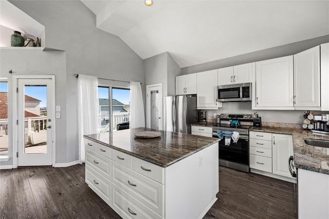13663 Mutiny Lane, Galveston, TX 77554