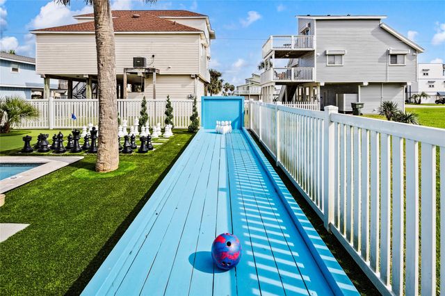 13663 Mutiny Lane, Galveston, TX 77554