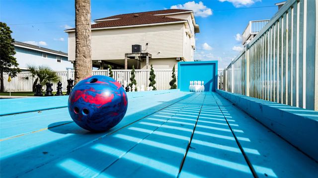 13663 Mutiny Lane, Galveston, TX 77554