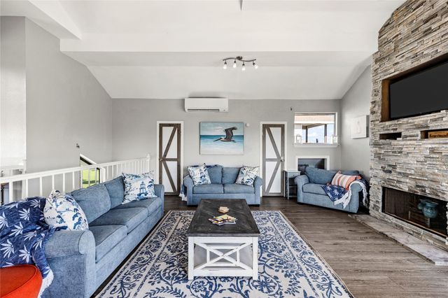 13663 Mutiny Lane, Galveston, TX 77554