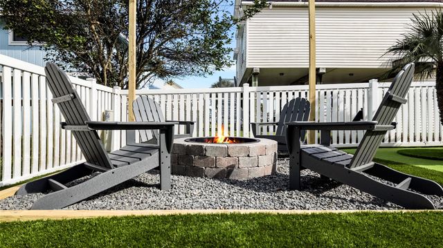13663 Mutiny Lane, Galveston, TX 77554