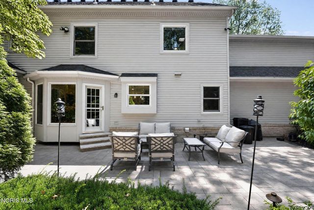630 Anastasia Court, Holland, OH 43528