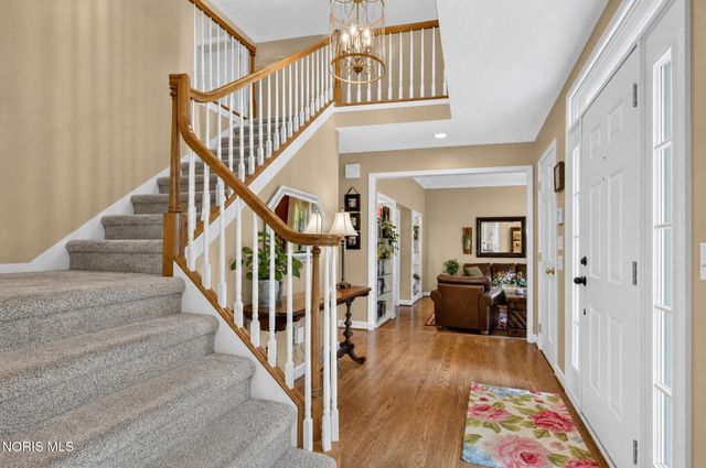 630 Anastasia Court, Holland, OH 43528