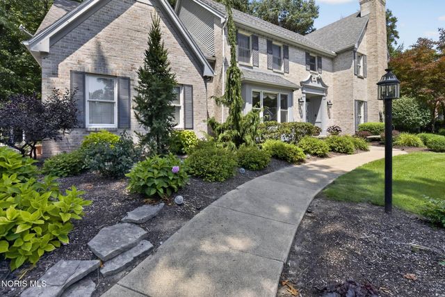 630 Anastasia Court, Holland, OH 43528