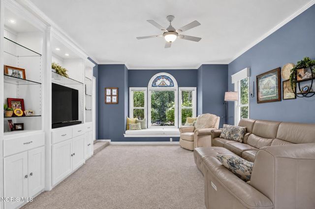 630 Anastasia Court, Holland, OH 43528