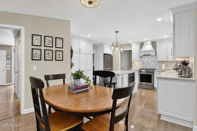 630 Anastasia Court, Holland, OH 43528