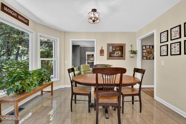 630 Anastasia Court, Holland, OH 43528