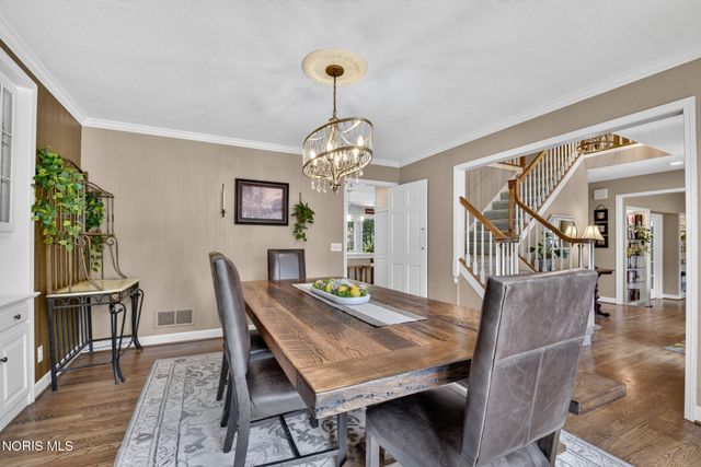 630 Anastasia Court, Holland, OH 43528
