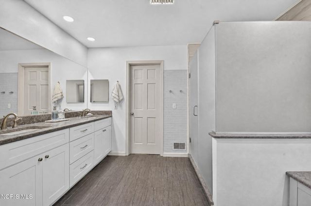 630 Anastasia Court, Holland, OH 43528