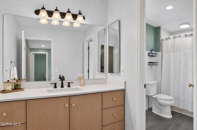 630 Anastasia Court, Holland, OH 43528