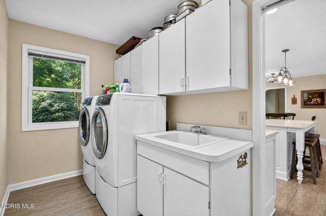 630 Anastasia Court, Holland, OH 43528