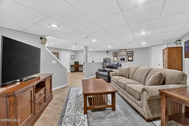 630 Anastasia Court, Holland, OH 43528